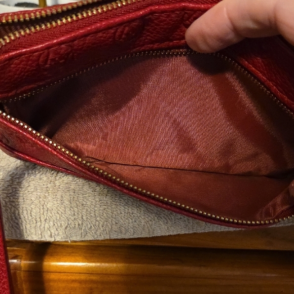 Adrienne Vittadini Embossed Red Wristlet - Picture 4 of 4